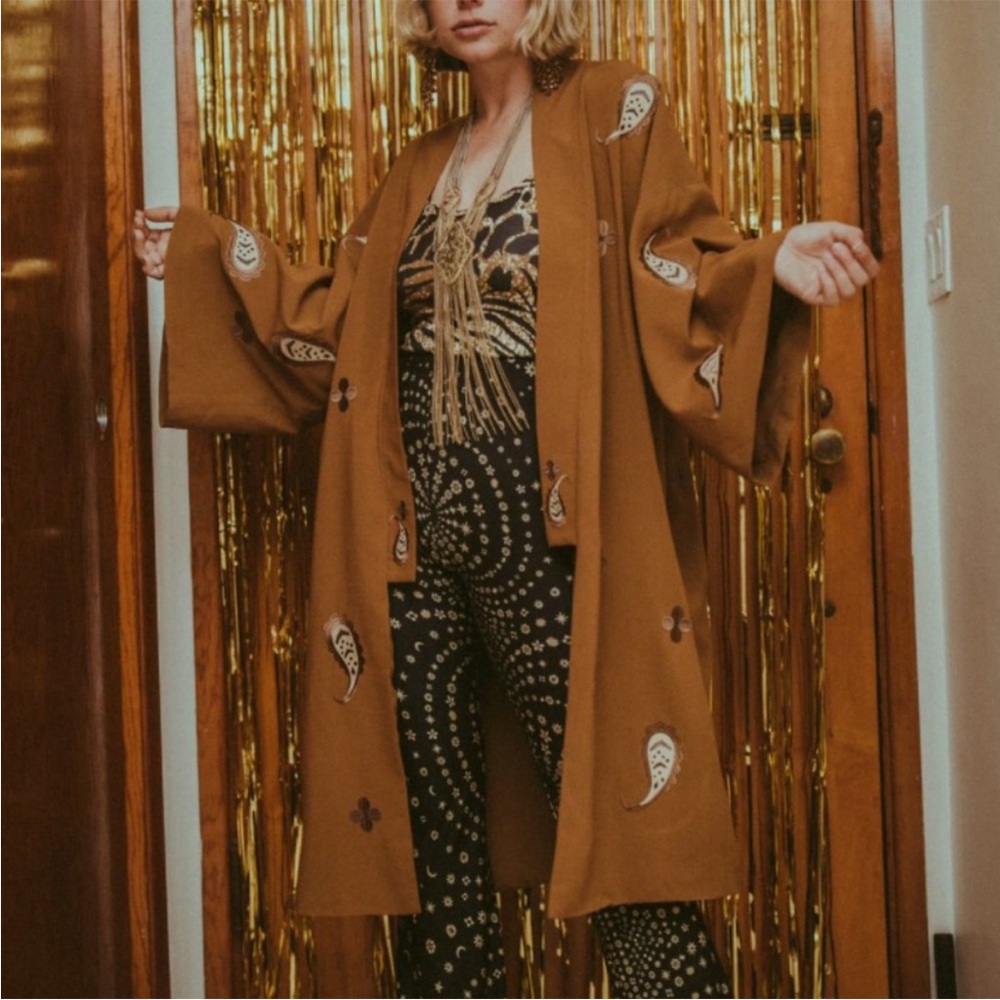 ISO!!!!!!!!!!! Joplin robe